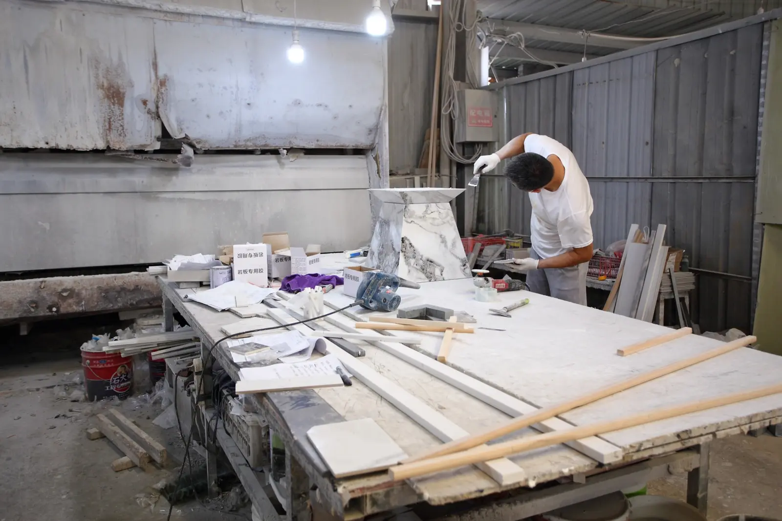 Stone product assembly and finishing workbench