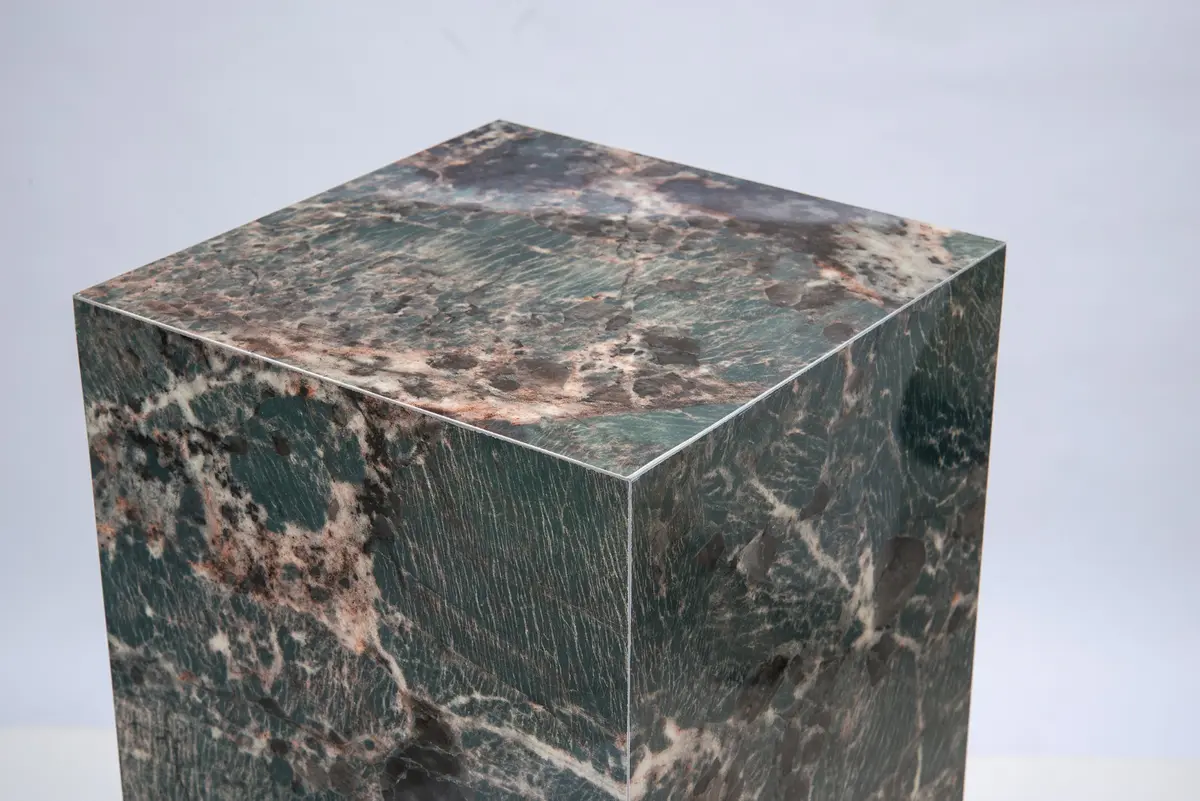 Top corner of Amazon Green pedestal