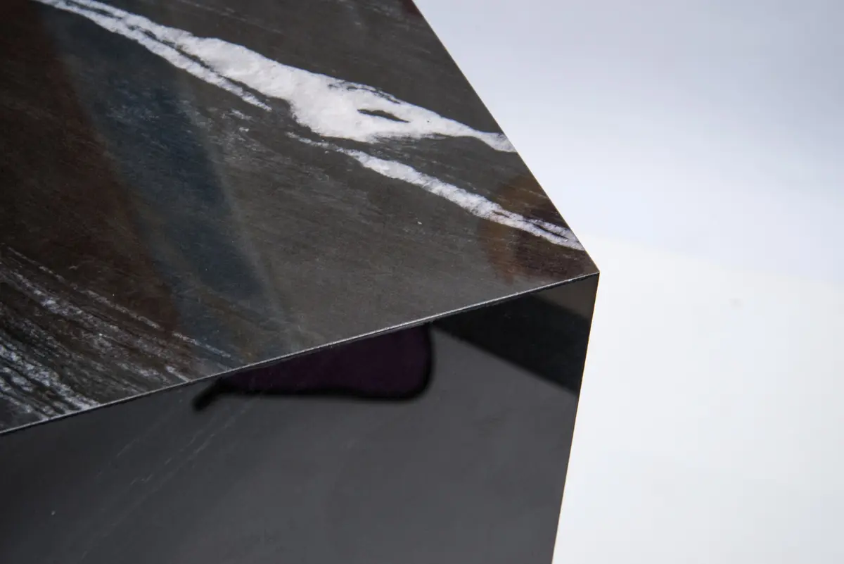 Close-up of Brazilian Black Gold edge workmanship