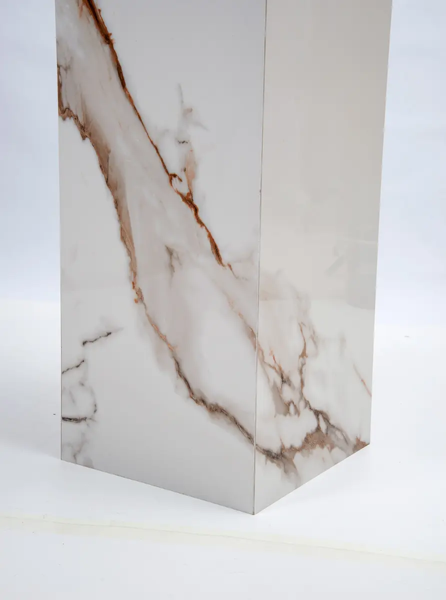 Full-height Calacatta Gold pedestal
