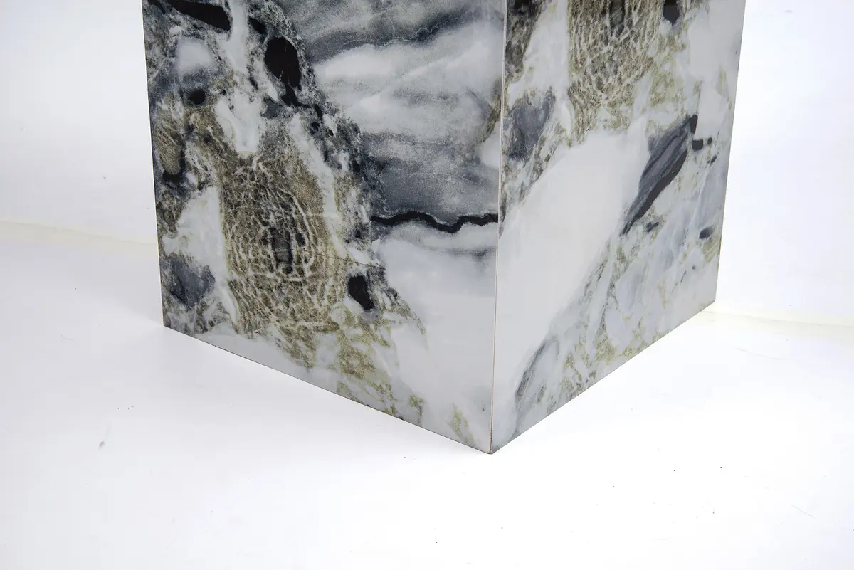 Lower corner of Cold Jade pedestal