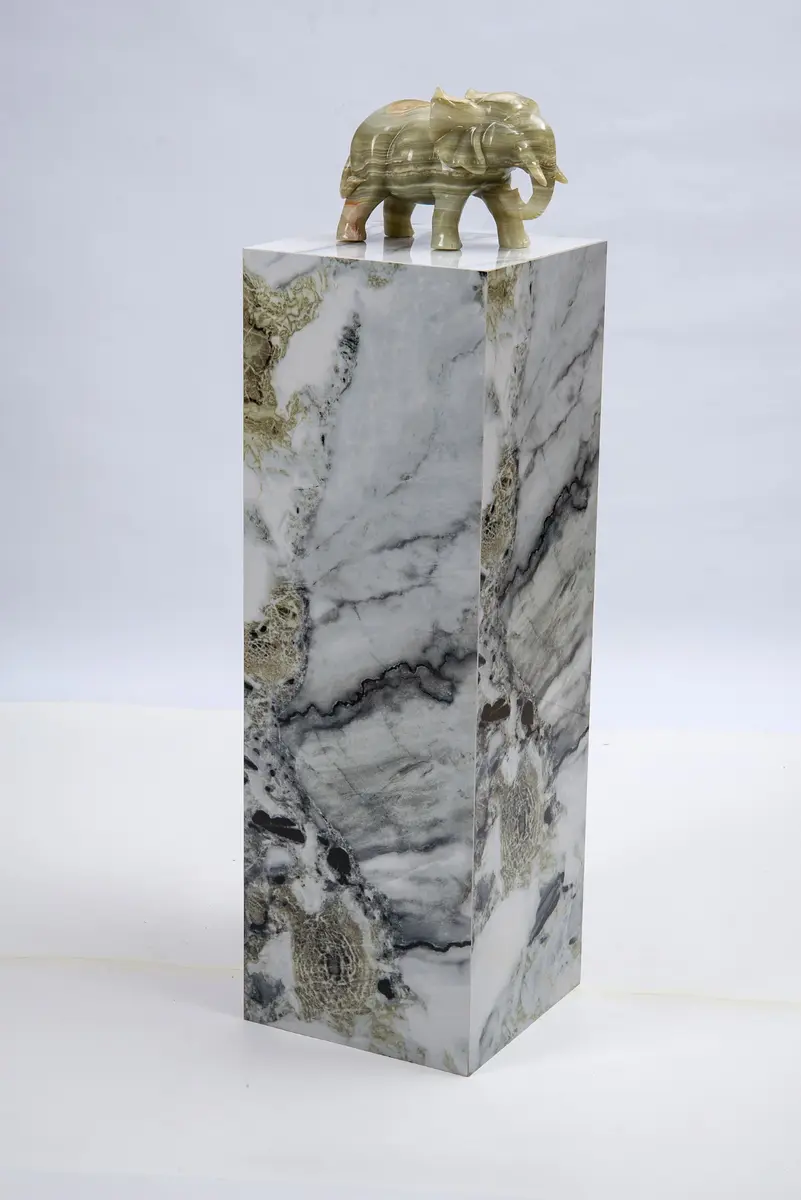 Full-height Cold Jade pedestal