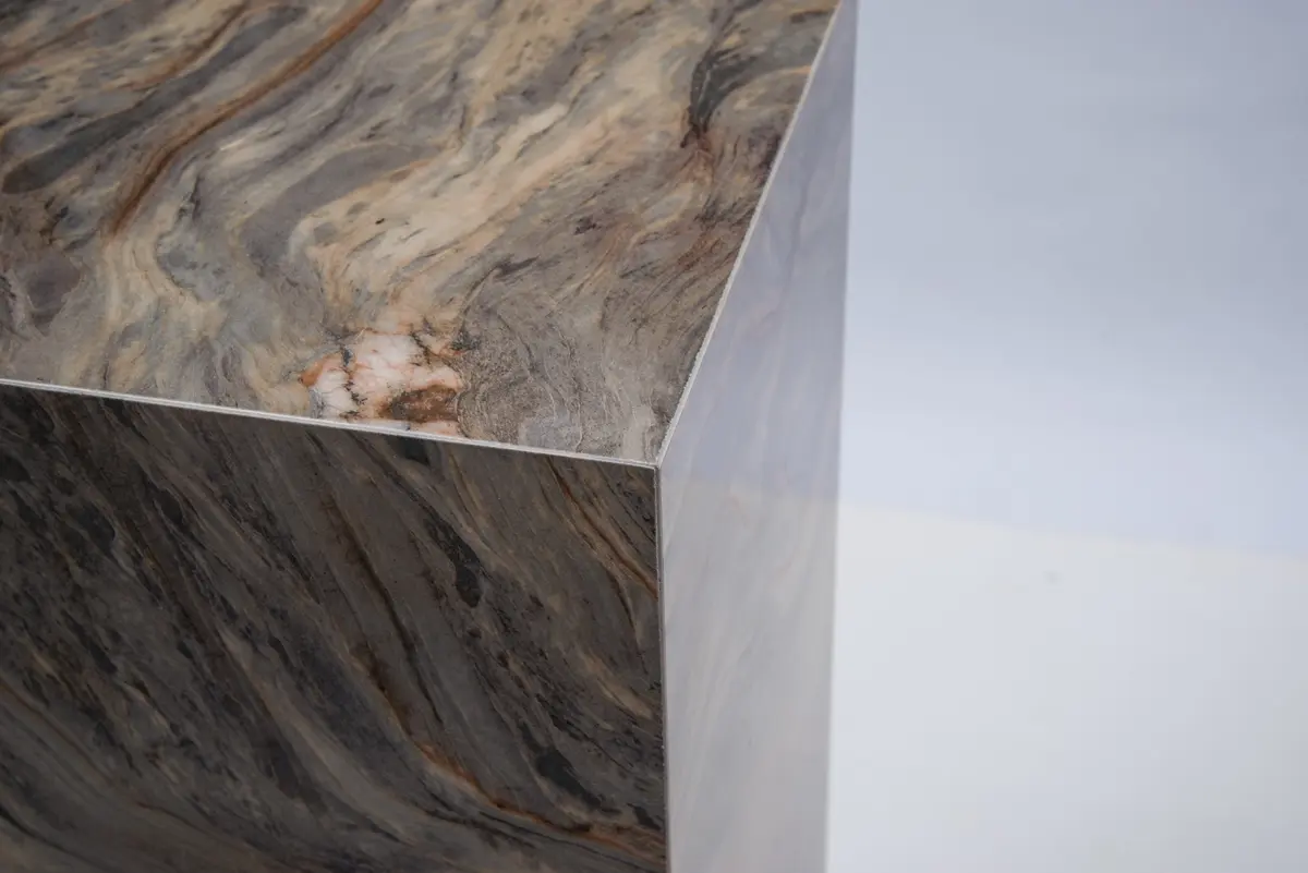 Corner of Silk Road pedestal